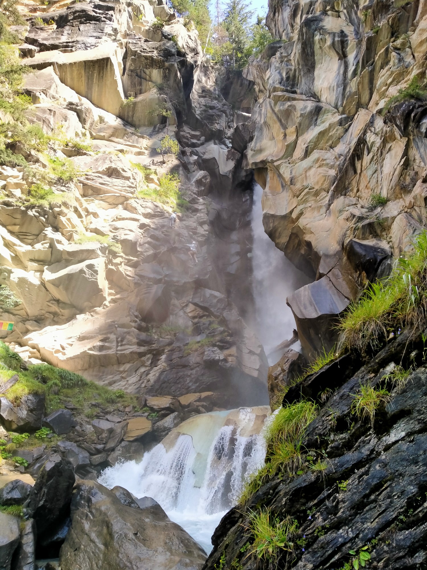 cascade-de-la-fra-che-randonn-es-pralognan-la-vanoise